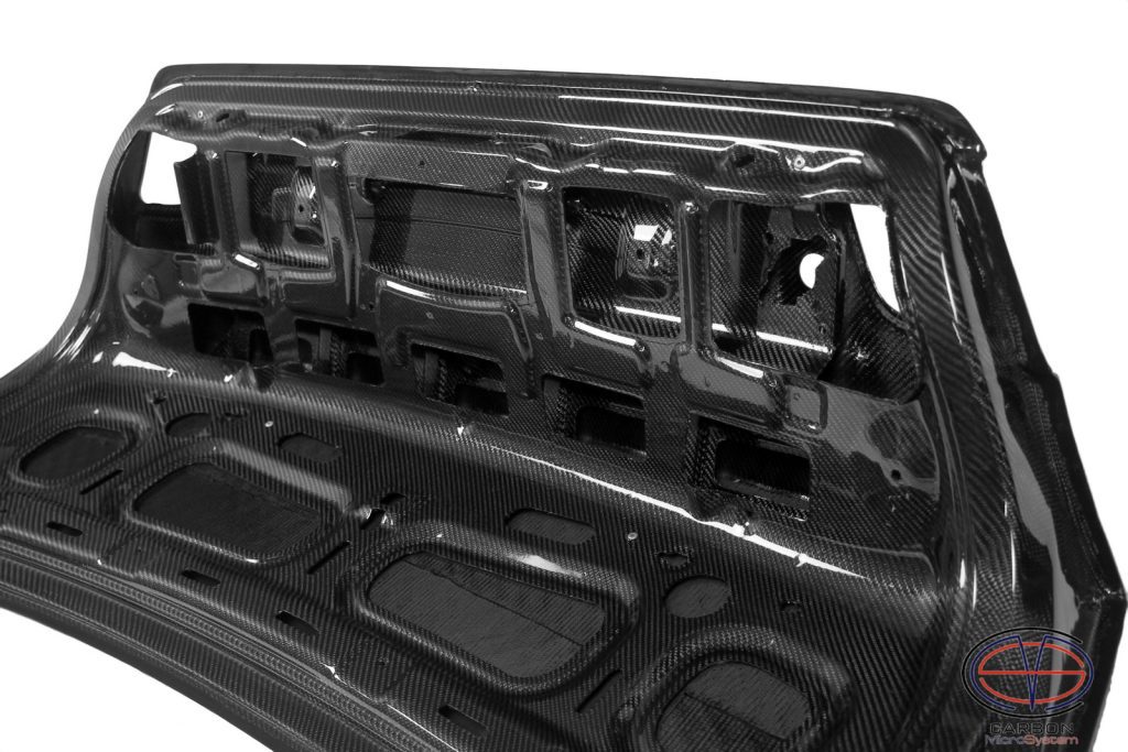 Carbon trunk for E46