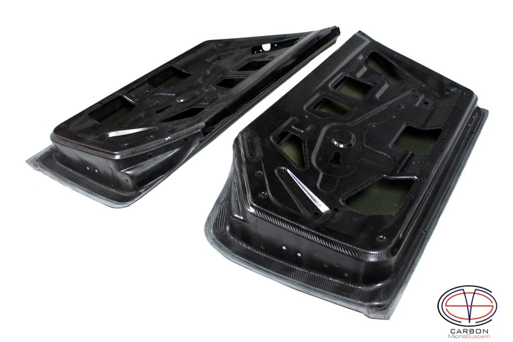 Carbon doors for Datsun S30